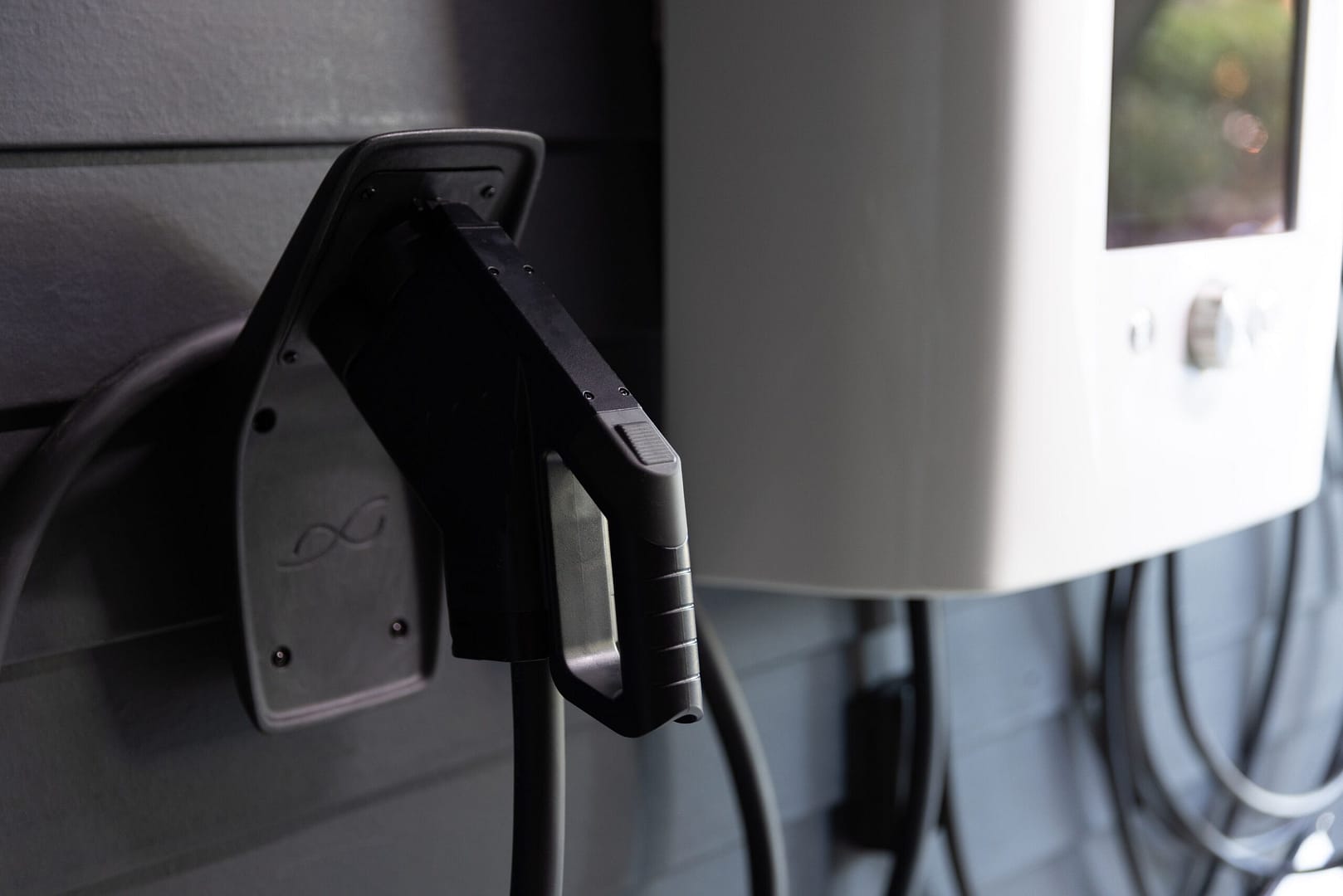 EVSE wall-mounted level 2 charger